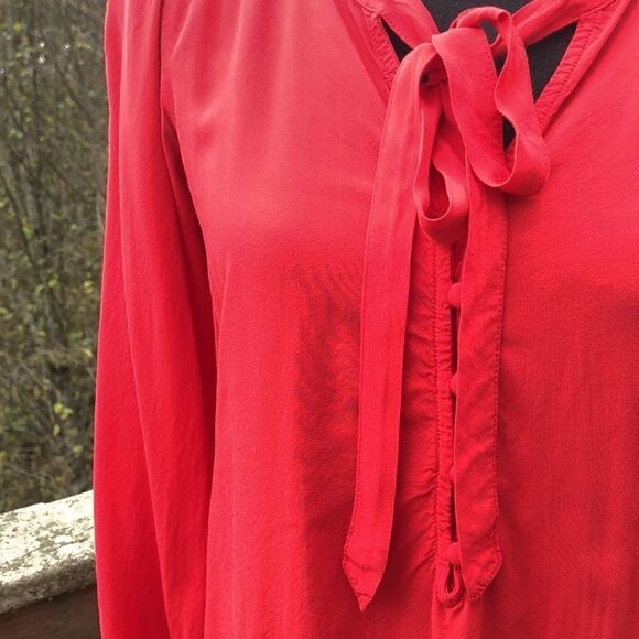 Levi’s host pick ⭐️ Red Long Sleeve Blouse - Picture 4 of 10